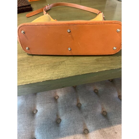 Dooney & Bourke Tan & Brown Leather Shoulder Bag Adjustable Strap All Weather Le - Picture 5 of 9